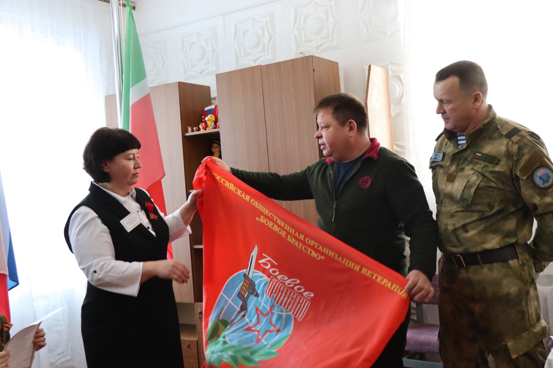 Нурлатский смотр строя и песни: волонтеры, героическая память и детская отвага (фоторепортаж)