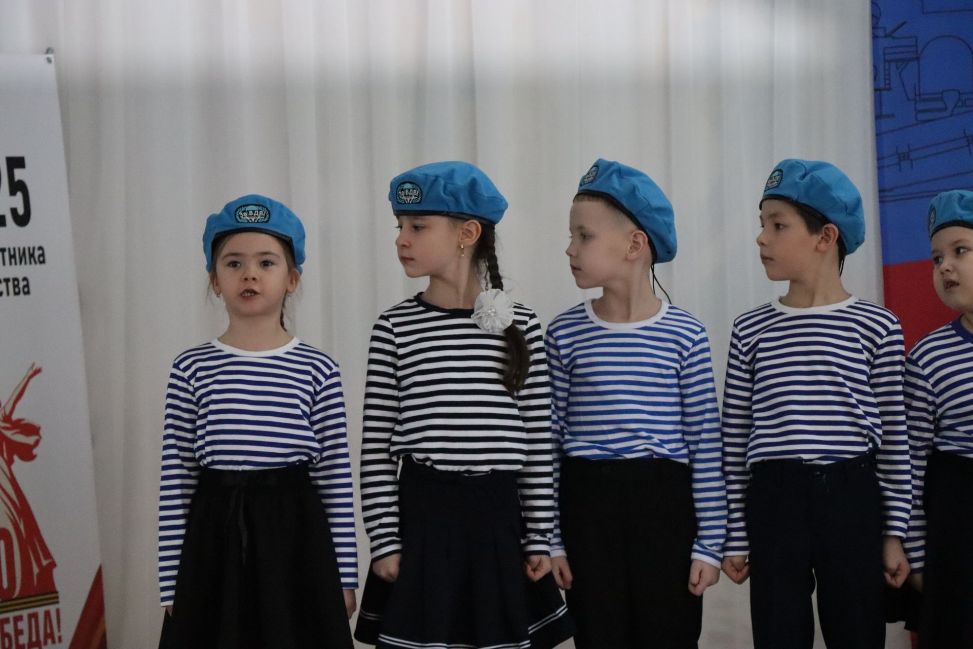 Нурлатский смотр строя и песни: волонтеры, героическая память и детская отвага (фоторепортаж)