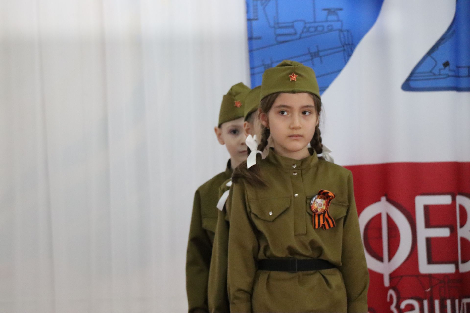 Нурлатский смотр строя и песни: волонтеры, героическая память и детская отвага (фоторепортаж)