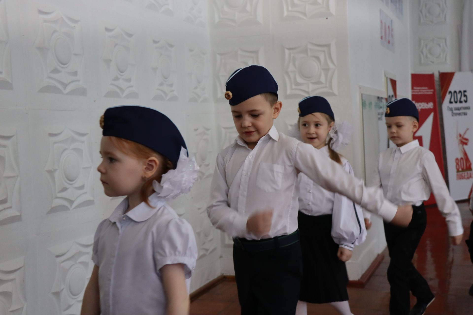 Нурлатский смотр строя и песни: волонтеры, героическая память и детская отвага (фоторепортаж)