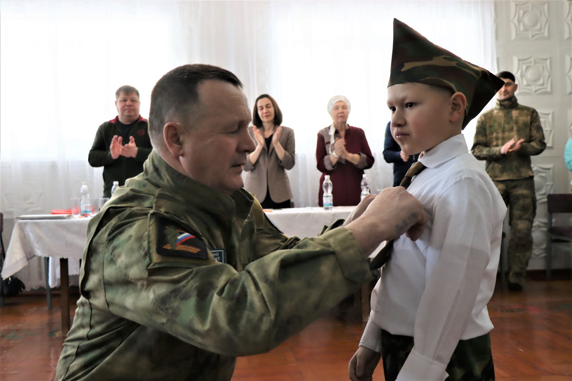 Нурлатский смотр строя и песни: волонтеры, героическая память и детская отвага (фоторепортаж)