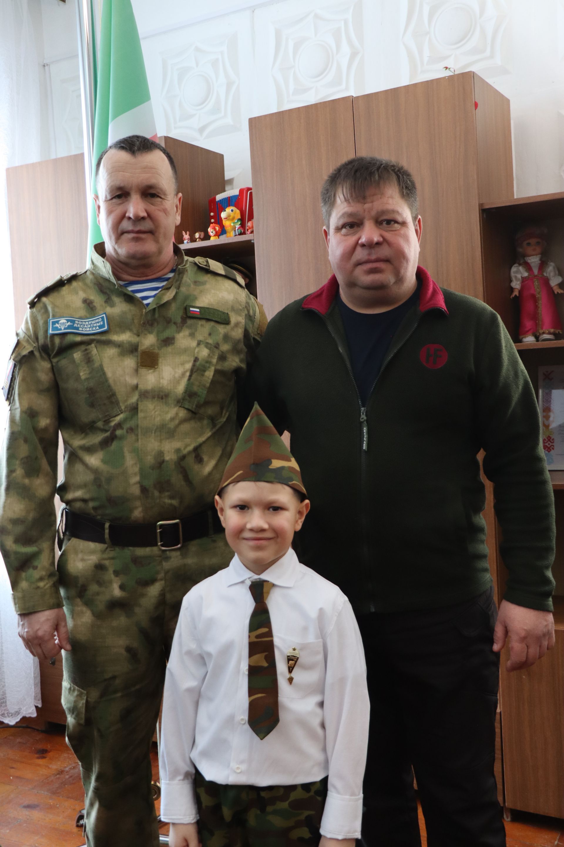 Нурлатский смотр строя и песни: волонтеры, героическая память и детская отвага (фоторепортаж)