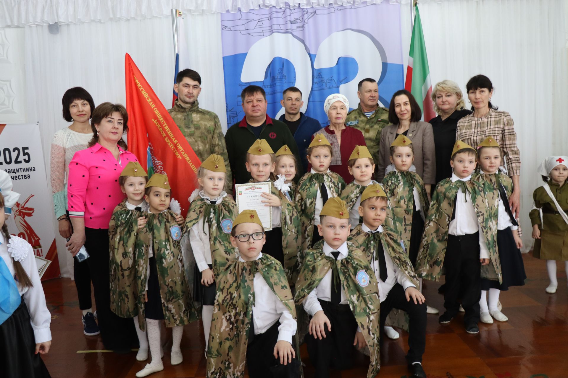 Нурлатский смотр строя и песни: волонтеры, героическая память и детская отвага (фоторепортаж)