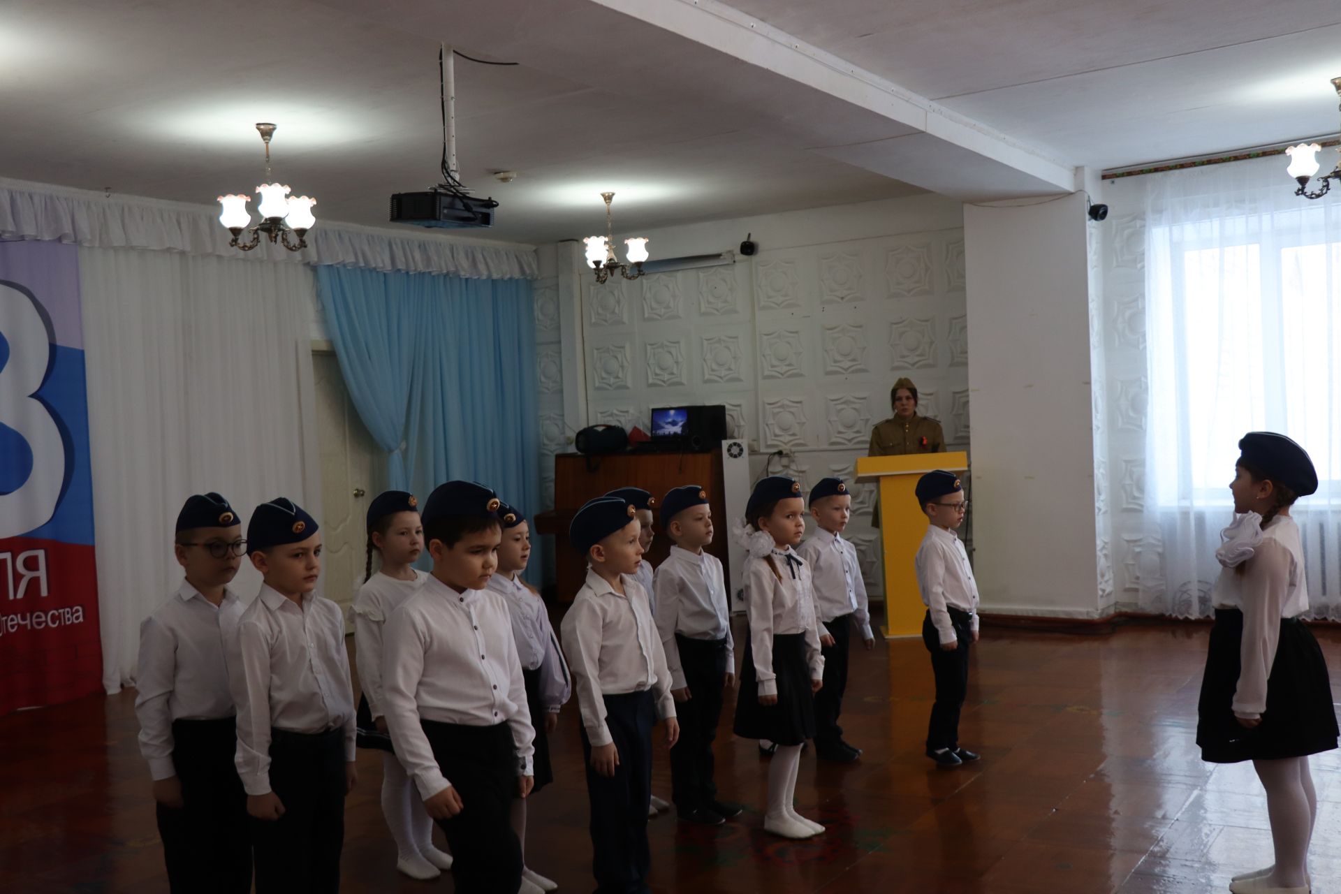 Нурлатский смотр строя и песни: волонтеры, героическая память и детская отвага (фоторепортаж)