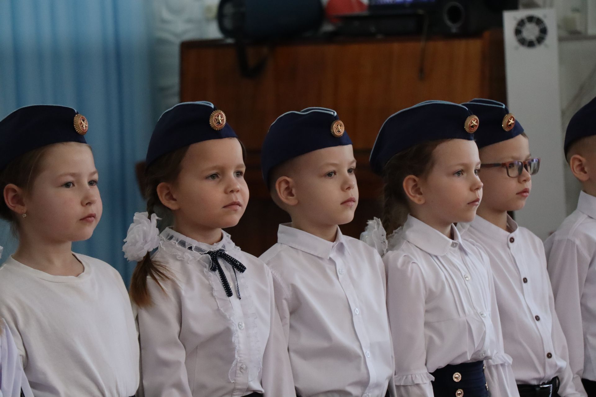 Нурлатский смотр строя и песни: волонтеры, героическая память и детская отвага (фоторепортаж)