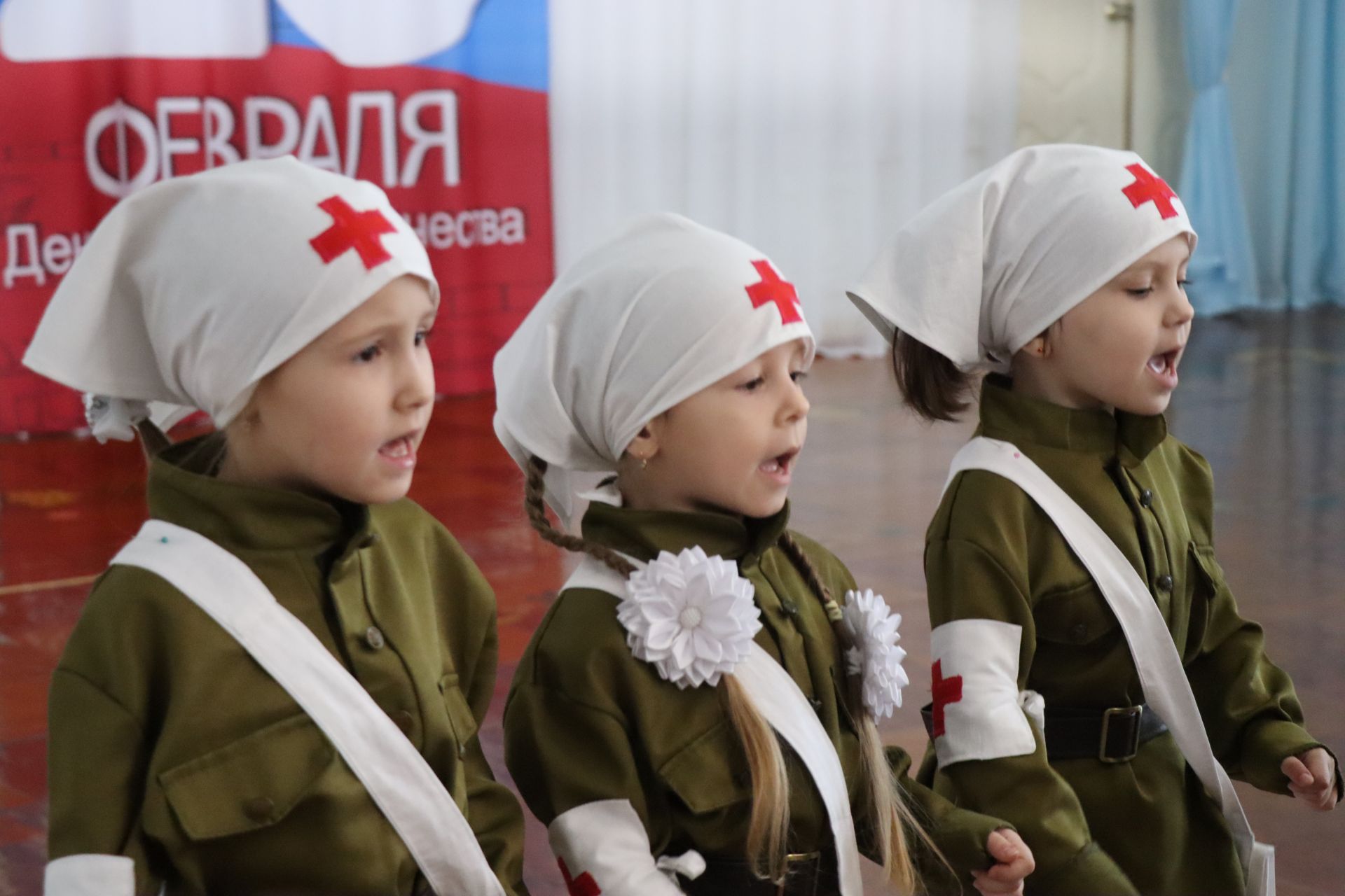 Нурлатский смотр строя и песни: волонтеры, героическая память и детская отвага (фоторепортаж)