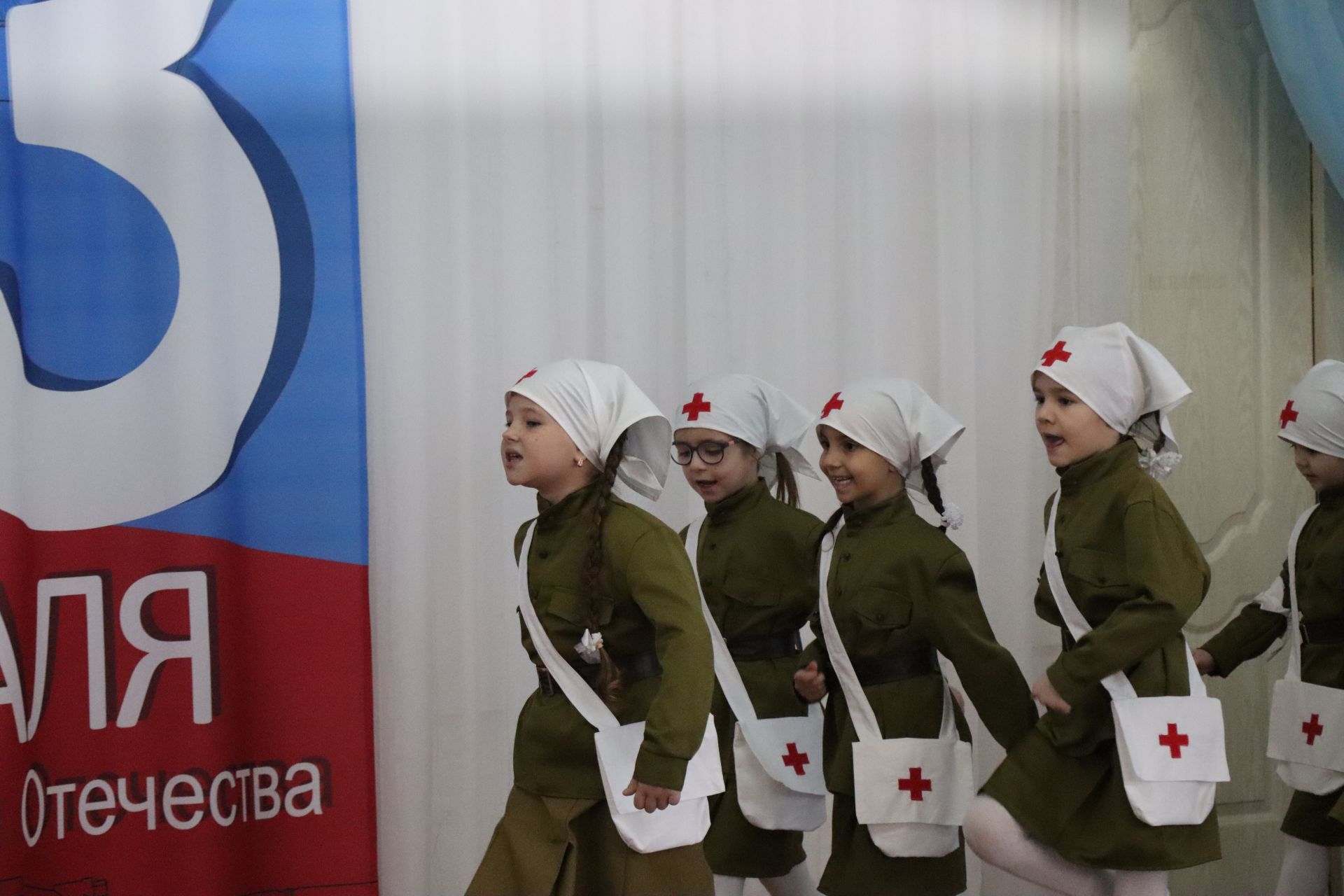 Нурлатский смотр строя и песни: волонтеры, героическая память и детская отвага (фоторепортаж)