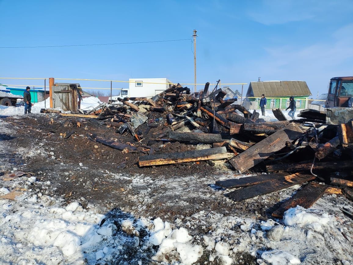 В Нурлатском районе сгорел частный дом из-за неисправного электронагревательного прибора