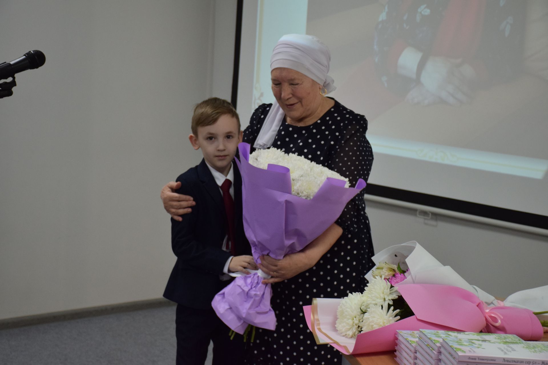 В межпоселенческой центральной библиотеке города Нурлат состоялась презентация новой книги Альфии Тухватуллиной