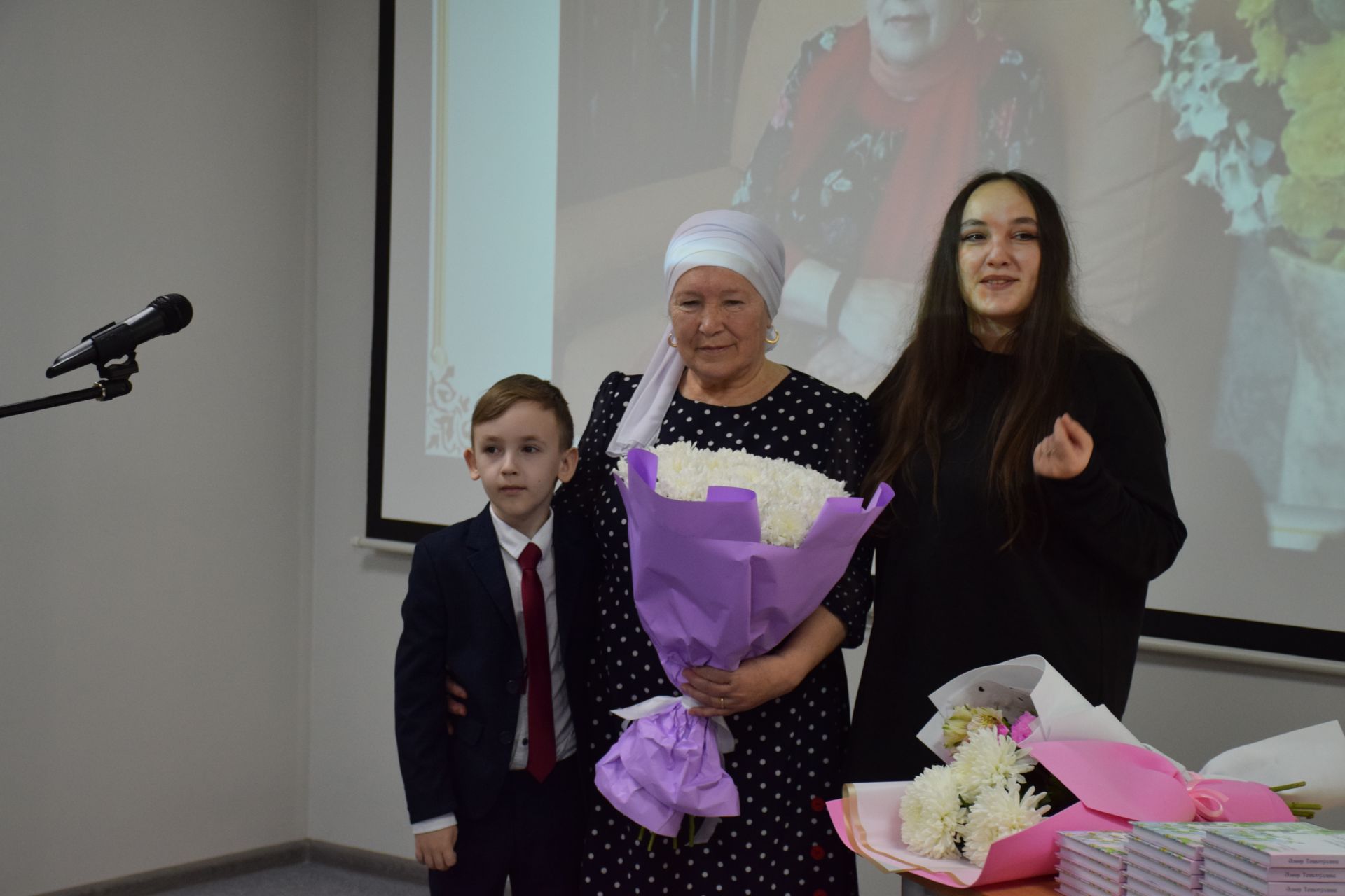 В межпоселенческой центральной библиотеке города Нурлат состоялась презентация новой книги Альфии Тухватуллиной