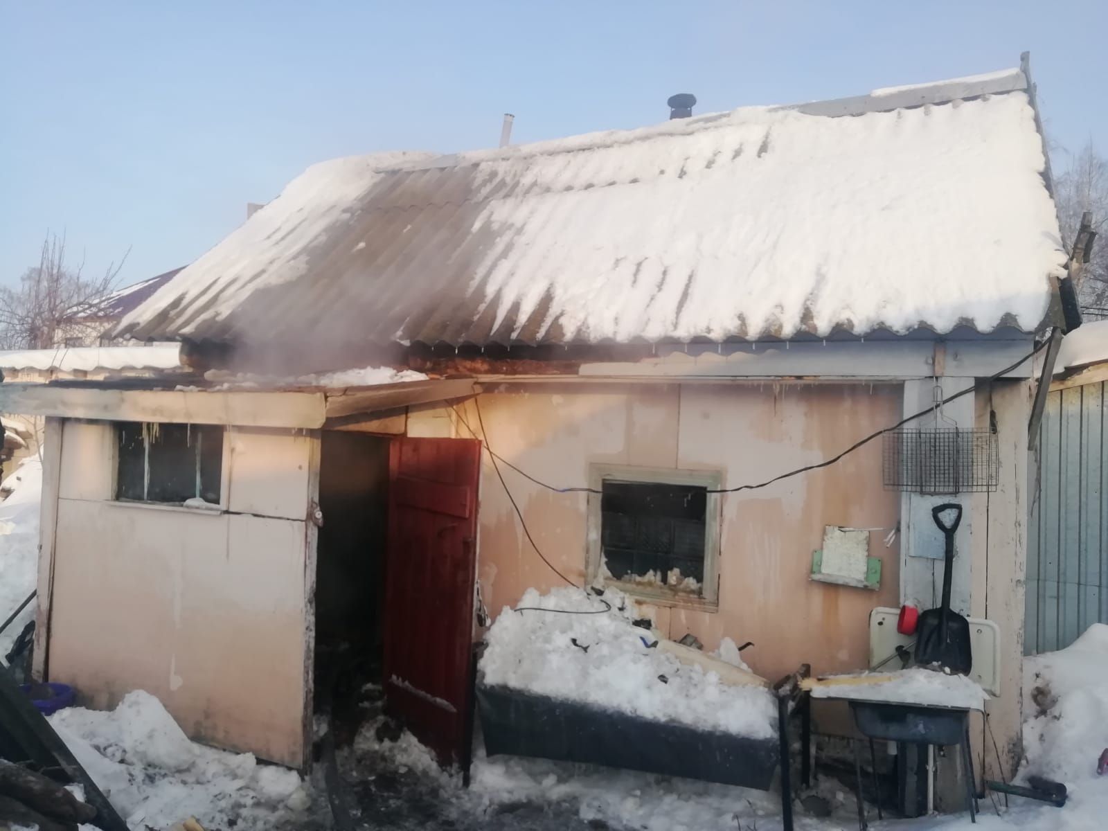 В Нурлате сгорела частная баня из-за неисправности печной трубы