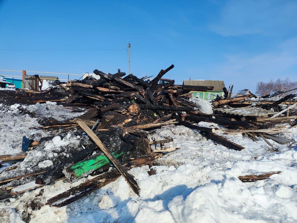 В Нурлатском районе сгорел частный дом из-за неисправного электронагревательного прибора