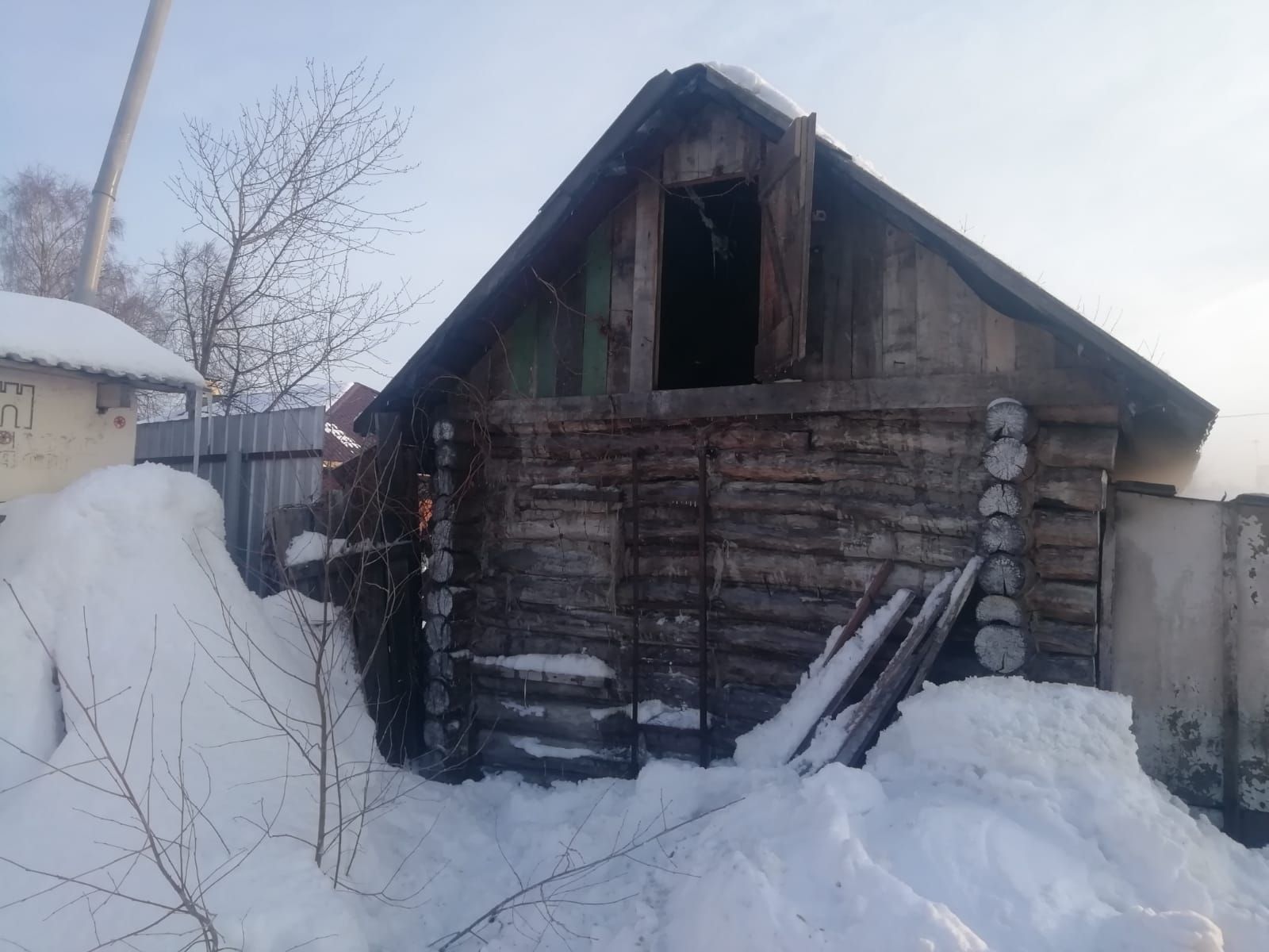 В Нурлате сгорела частная баня из-за неисправности печной трубы