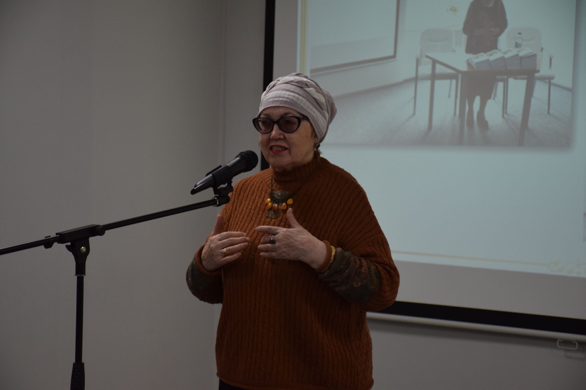 В межпоселенческой центральной библиотеке города Нурлат состоялась презентация новой книги Альфии Тухватуллиной