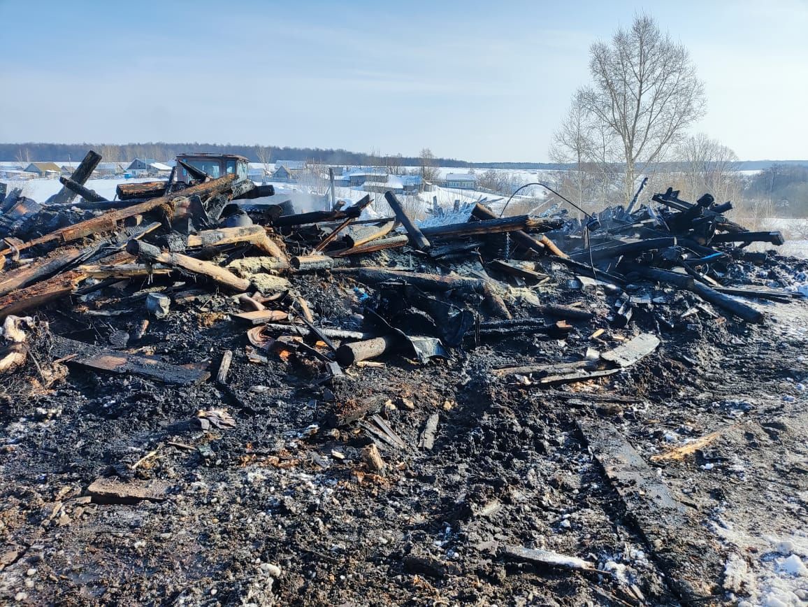 В Нурлатском районе сгорел частный дом из-за неисправного электронагревательного прибора