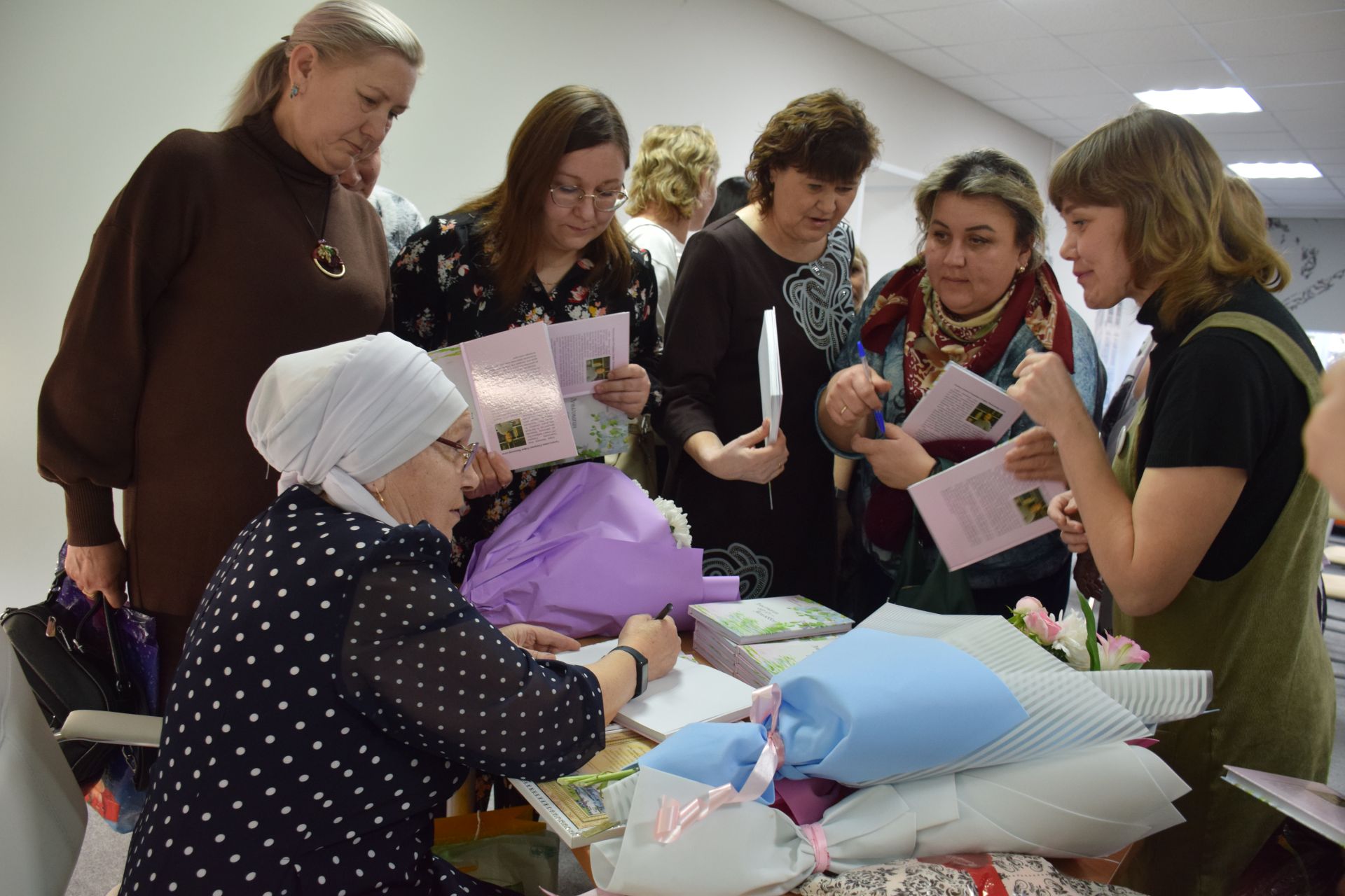 В межпоселенческой центральной библиотеке города Нурлат состоялась презентация новой книги Альфии Тухватуллиной