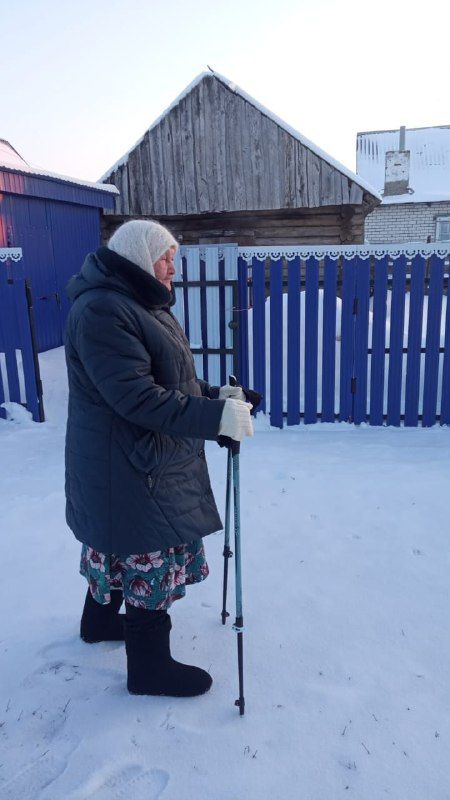 Скандинавская ходьба для пожилых подопечных Нурлатского центра «Гармония»