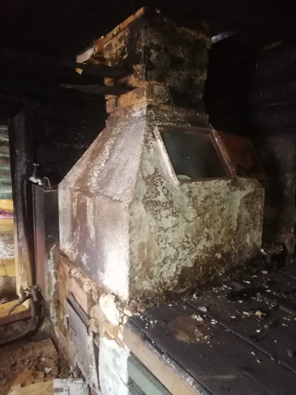 В Нурлате сгорела частная баня из-за неисправности печной трубы