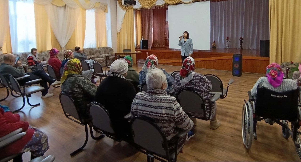 «А ну-ка, мальчики!»: праздник радости и воспоминаний для жителей Нурлатского дома-интерната