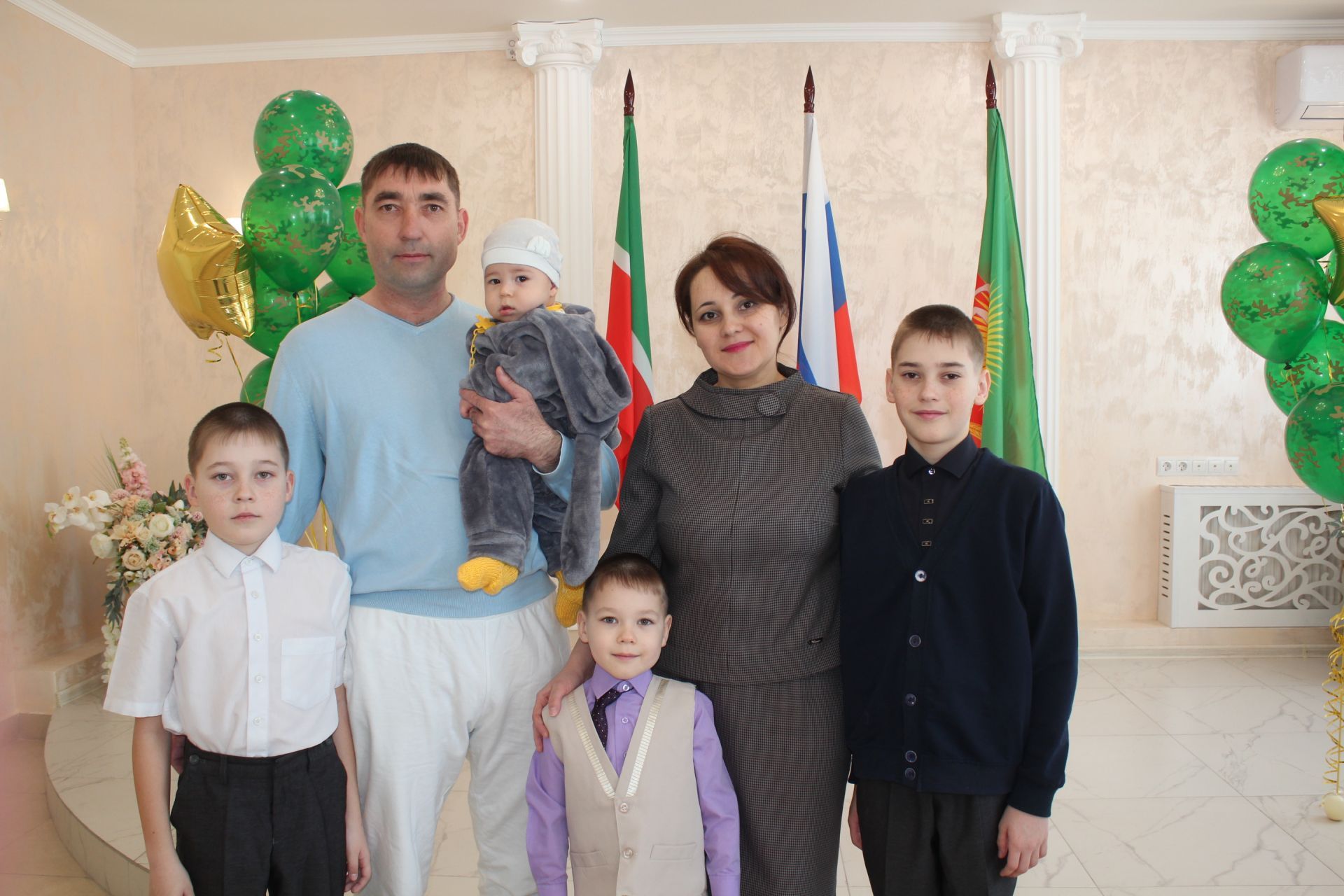 Семейные ценности в центре внимания: праздник для новорожденных и их родителей во Дворце бракосочетания
