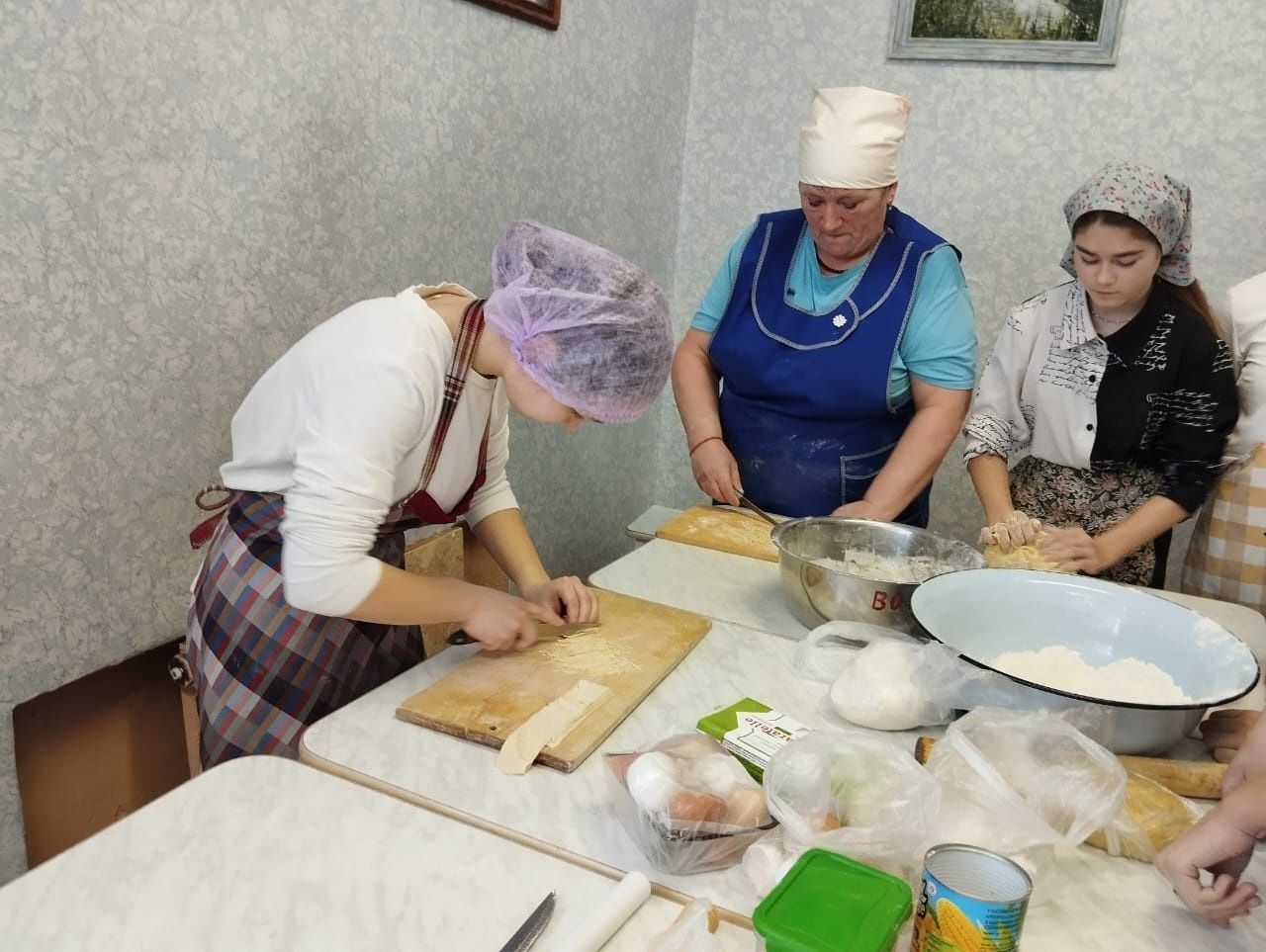 Школьники из Старых Челнов приготовили бойцам партию домашней лапши