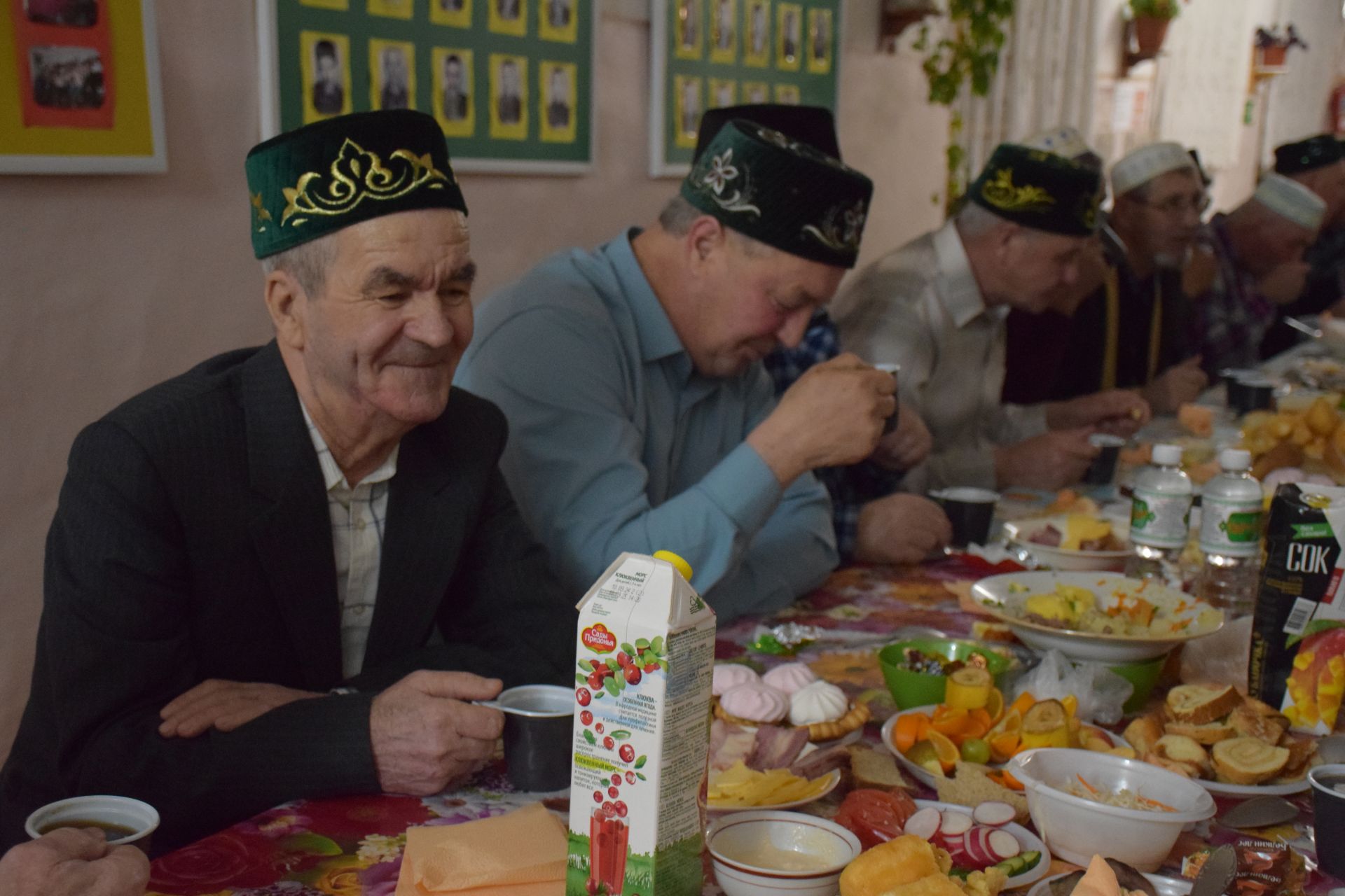 Минталип Минеханов провел традиционный коллективный ифтар для жителей родного села