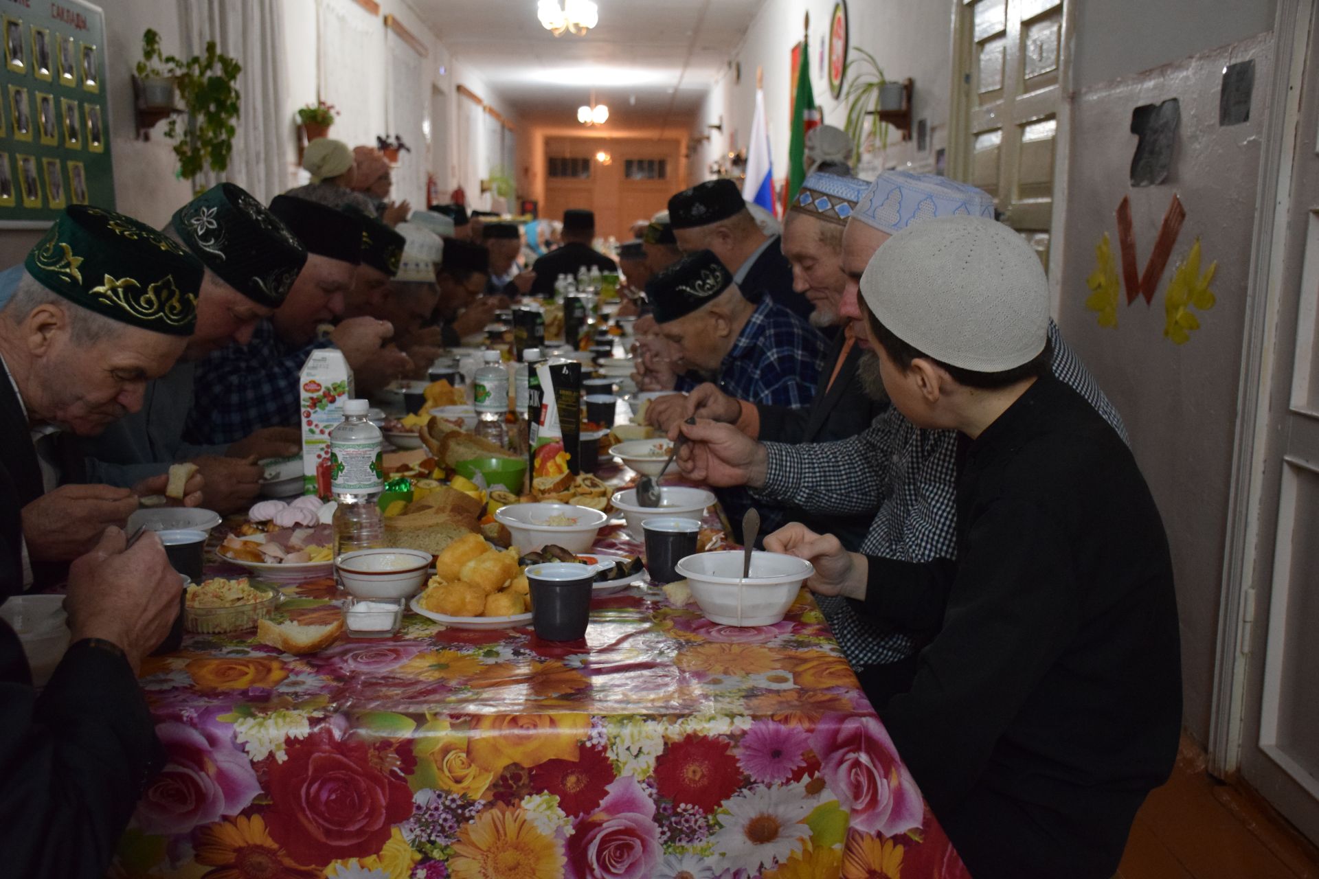 Минталип Минеханов провел традиционный коллективный ифтар для жителей родного села