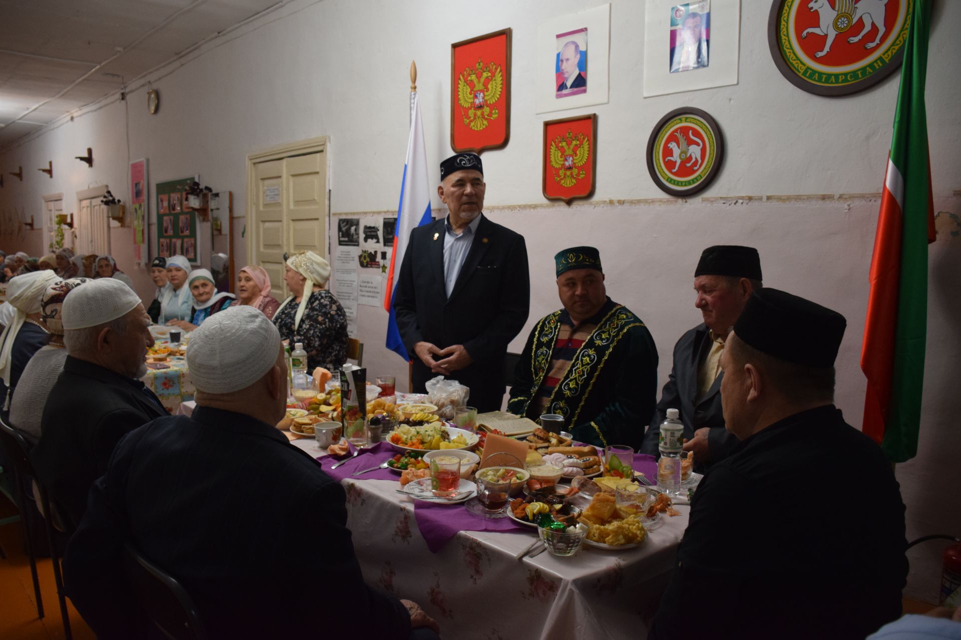Минталип Минеханов провел традиционный коллективный ифтар для жителей родного села