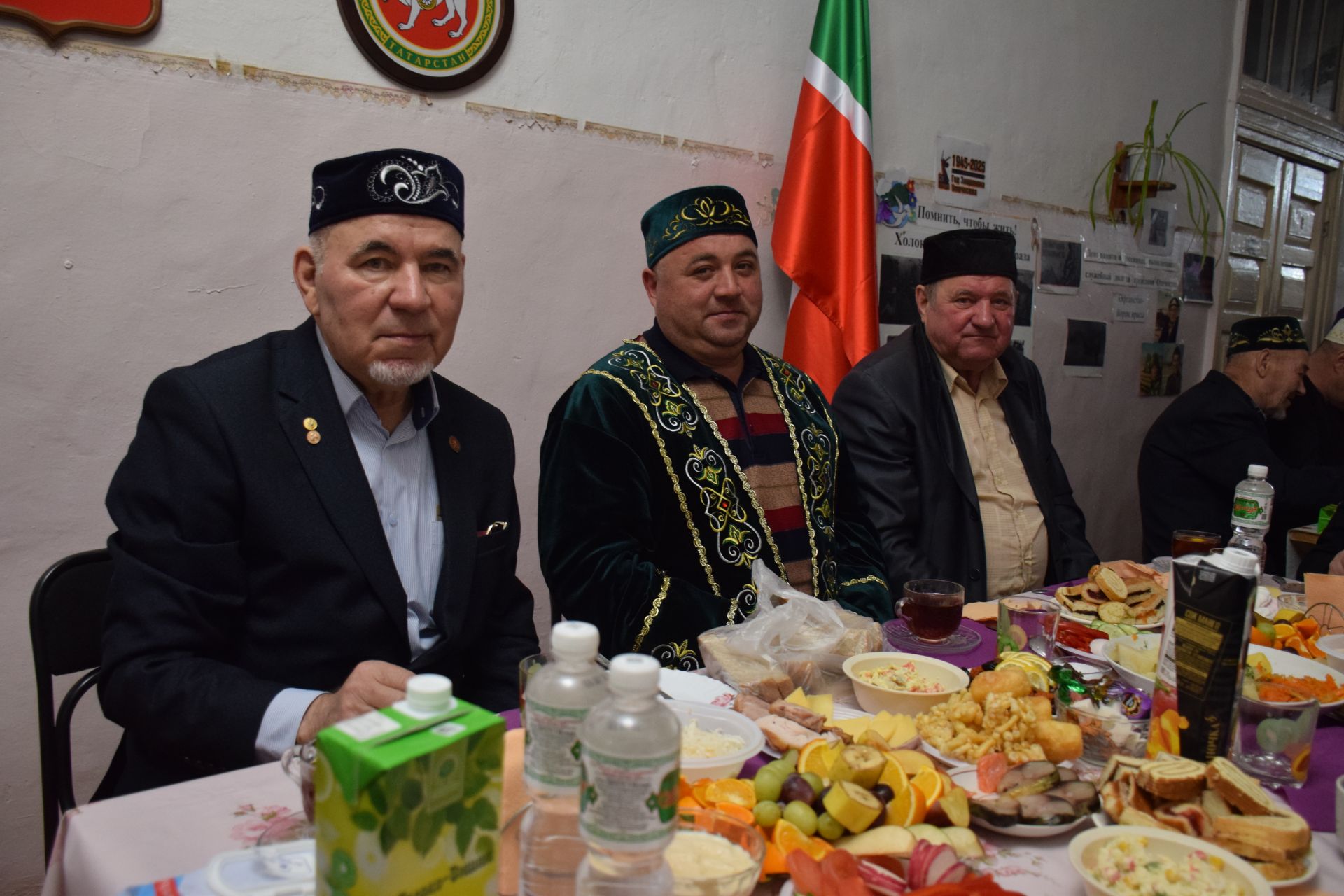 Минталип Минеханов провел традиционный коллективный ифтар для жителей родного села
