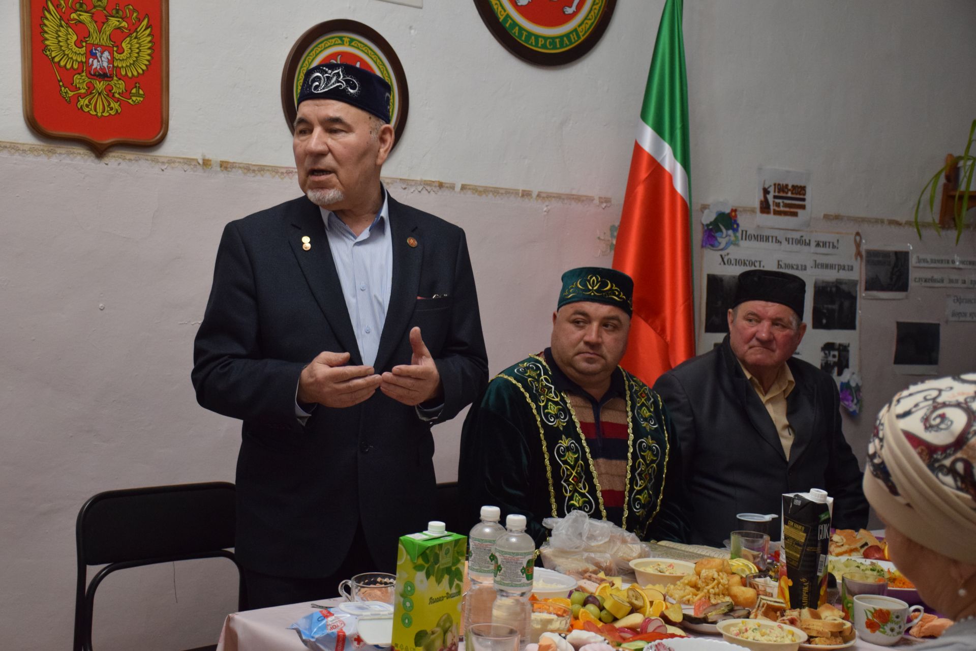 Минталип Минеханов провел традиционный коллективный ифтар для жителей родного села