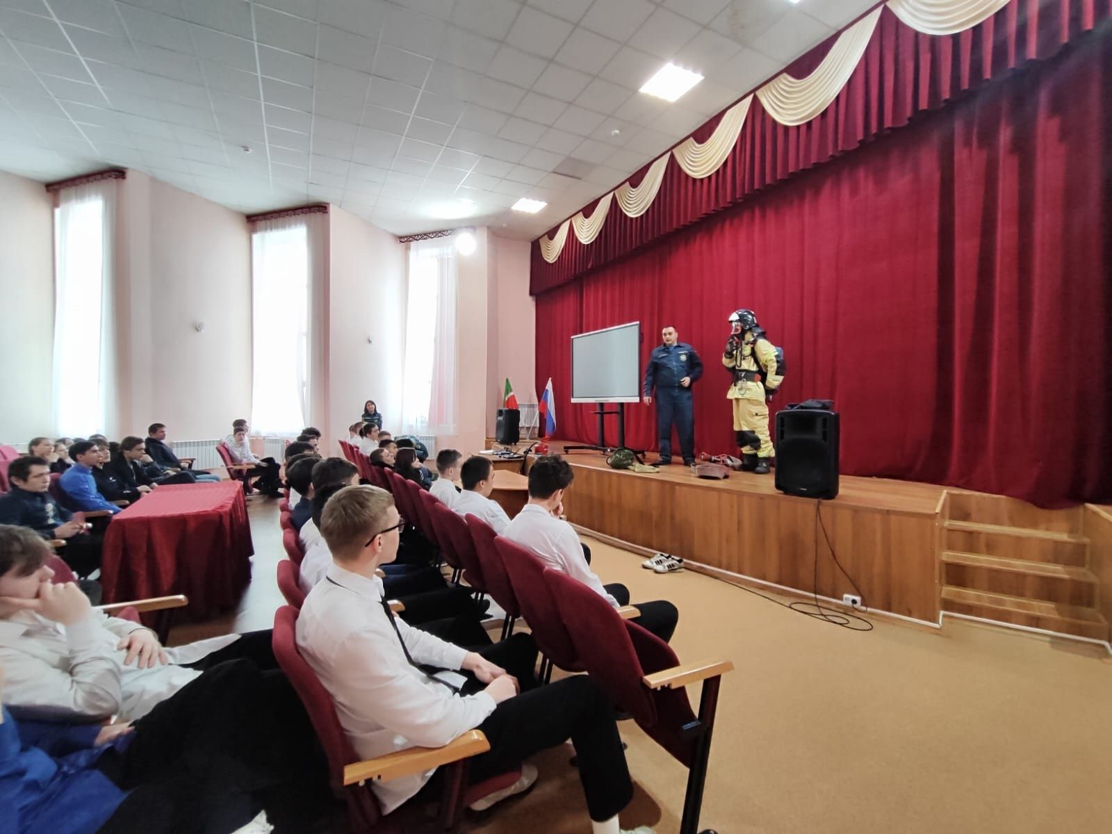 Встреча студентов Нурлатского аграрного техникума с пожарными 73 части