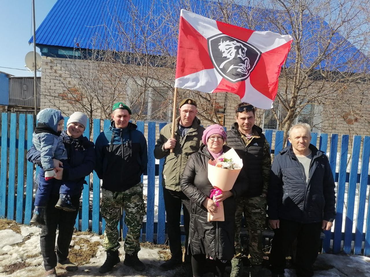 В Нурлате почтили память военнослужащих внутренних войск в их профессиональный праздник
