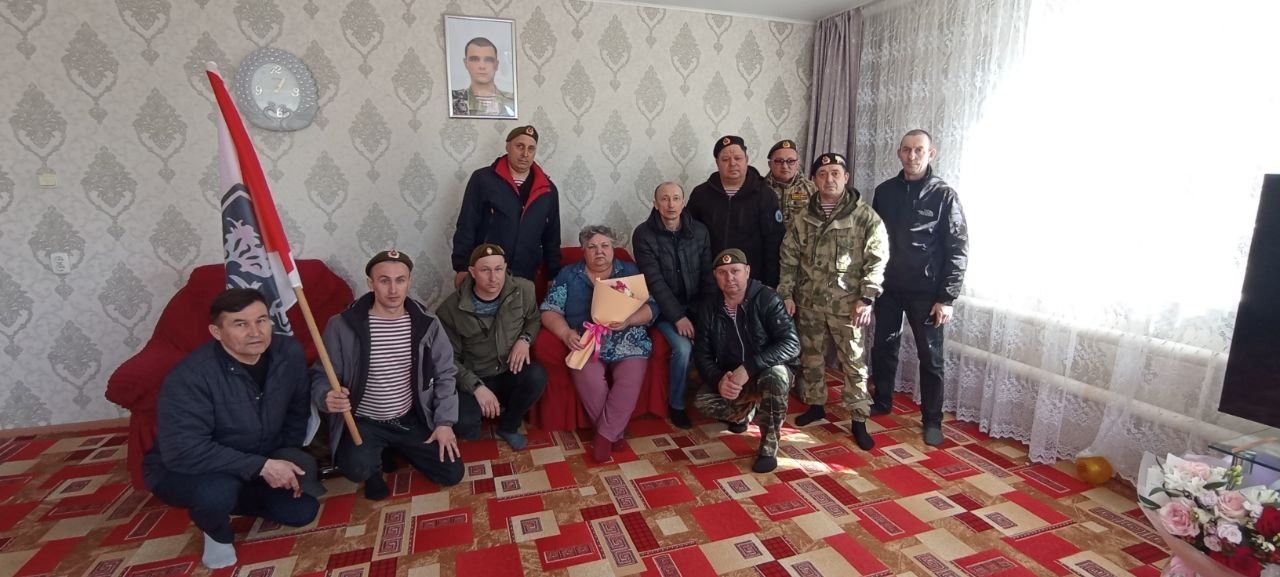 В Нурлате почтили память военнослужащих внутренних войск в их профессиональный праздник