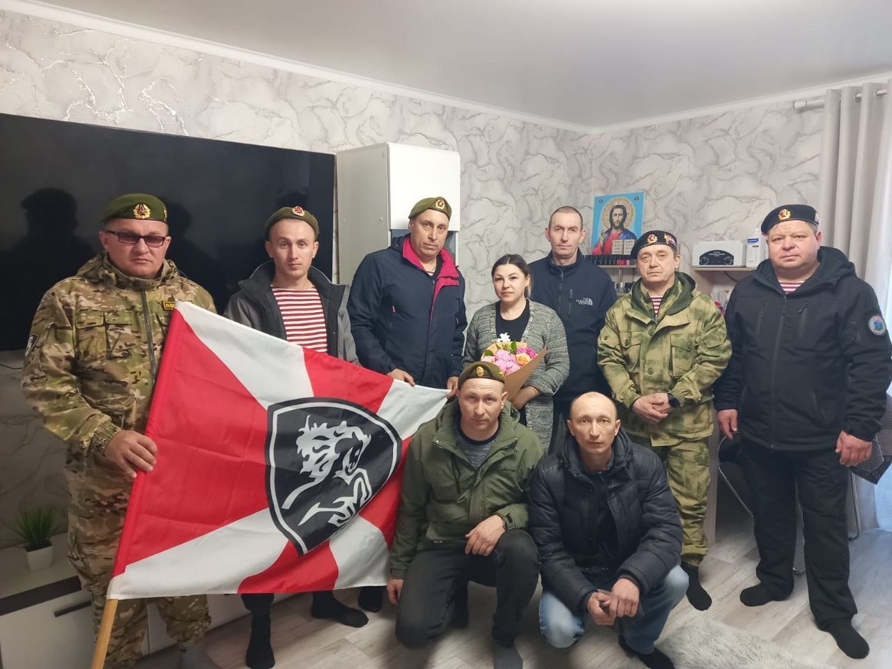 В Нурлате почтили память военнослужащих внутренних войск в их профессиональный праздник