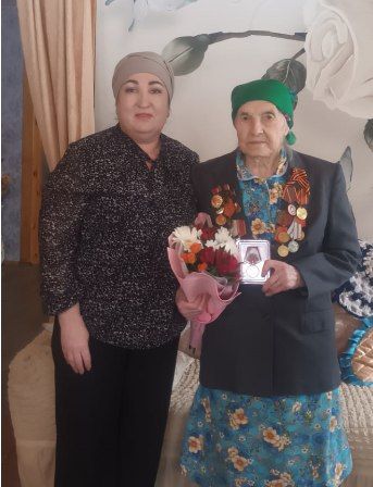 Труженица тыла из Нурлата удостоена юбилейной медали в честь 80-летия Победы