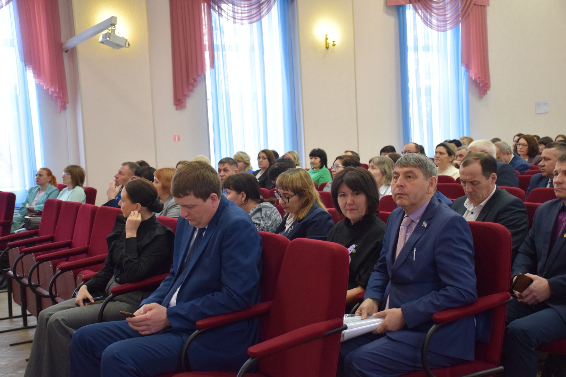 В Нурлате прошла Стратегическая сессия по развитию системы образования