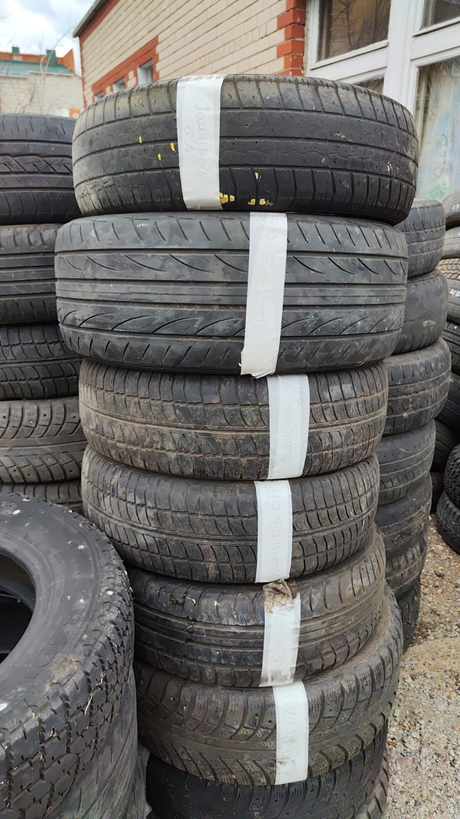 Школьники Нурлата дали старым шинам вторую жизнь