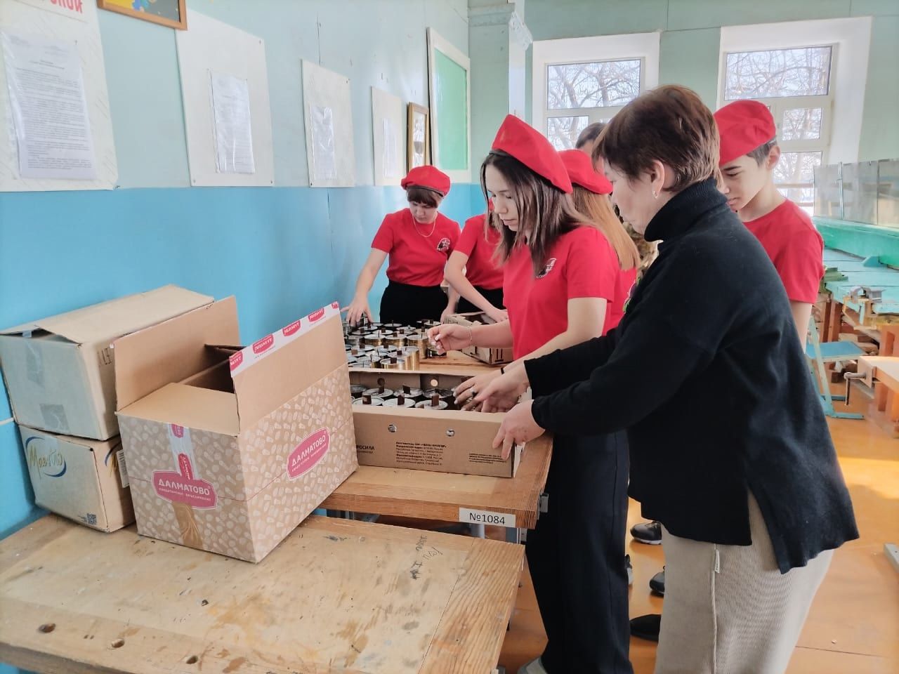 «Эковесна-2025»: школьники Нурлатского района создают окопные свечи из вторсырья