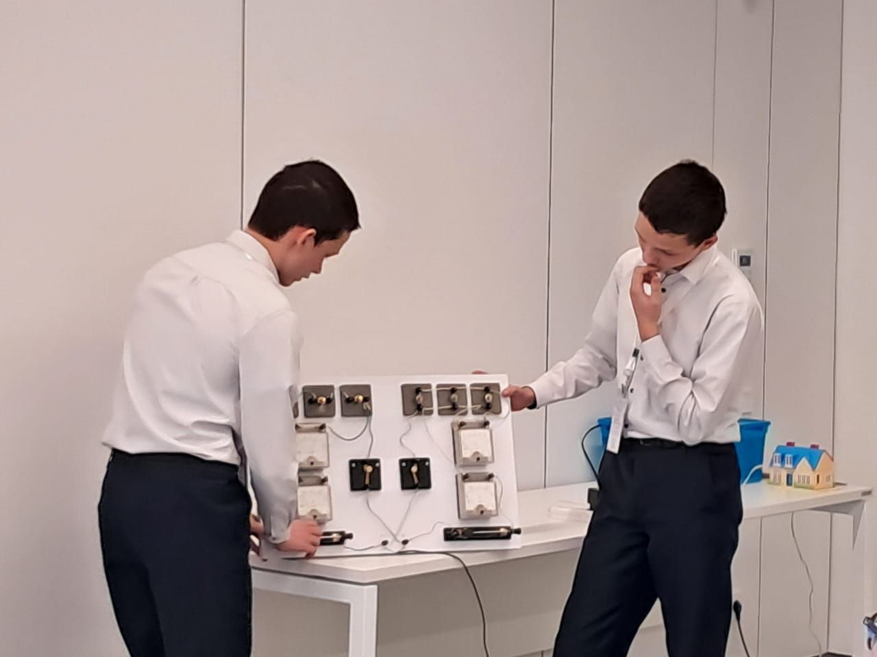 Успехи школьников на научной конференции в Альметьевске