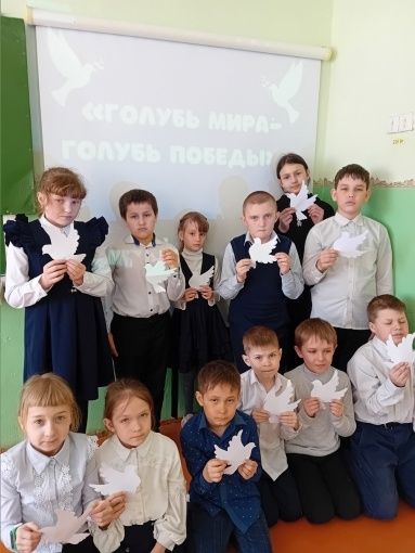 Всероссийская акция «Голубь мира – Голубь Победы» прошла в Кульбаево-Марасинской школе