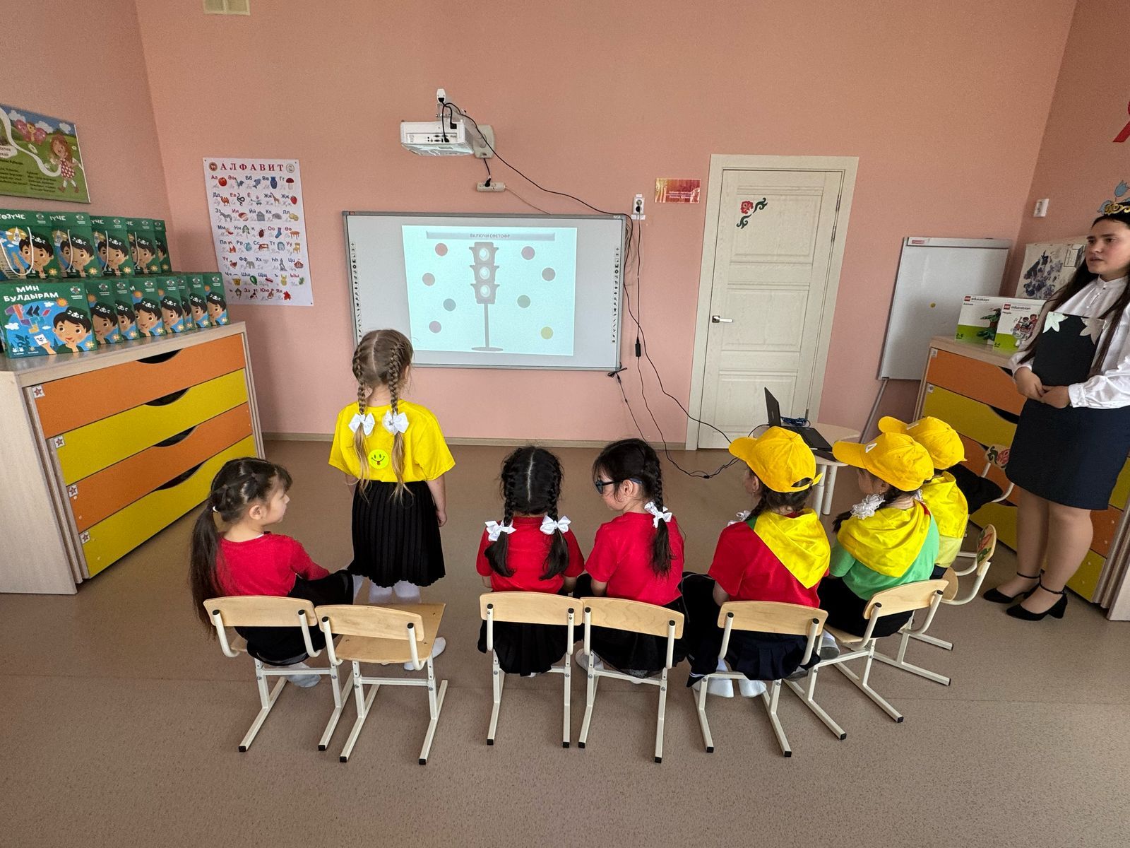 Современные технологии и творчество: как в детсаду «Солнышко» Нурлата учат ПДД через игры и мультфильмы