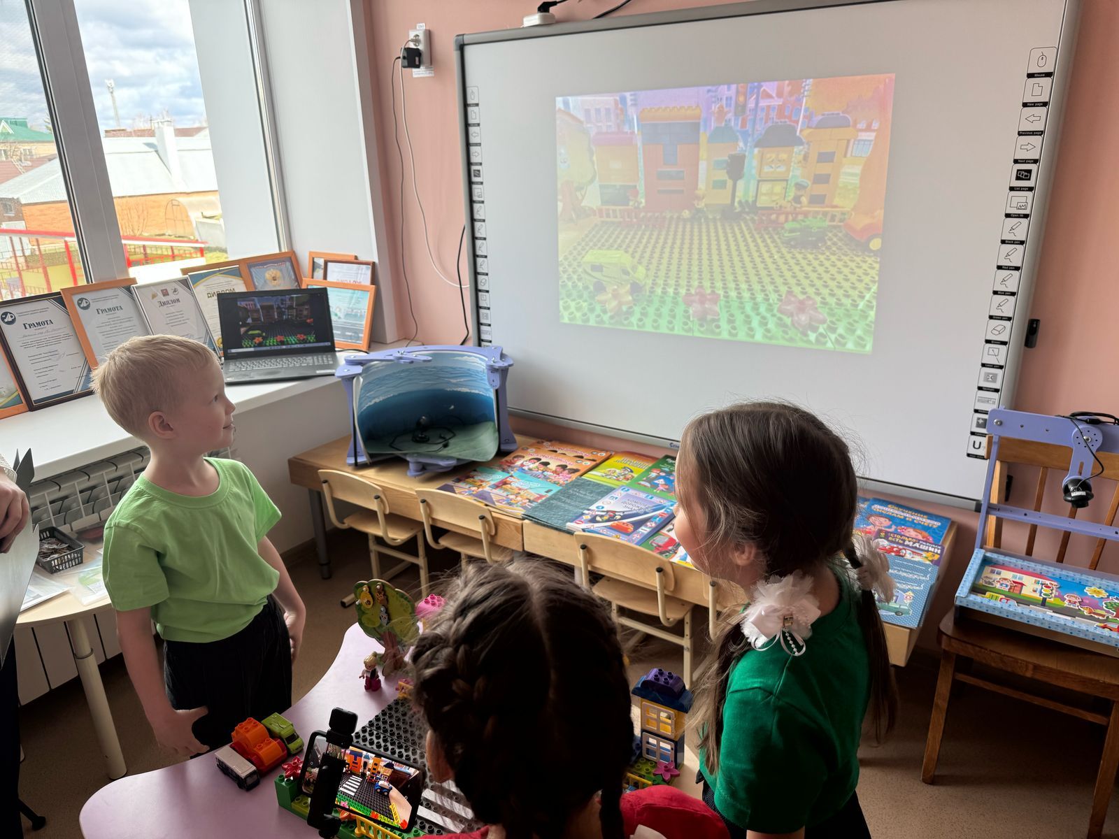 Современные технологии и творчество: как в детсаду «Солнышко» Нурлата учат ПДД через игры и мультфильмы