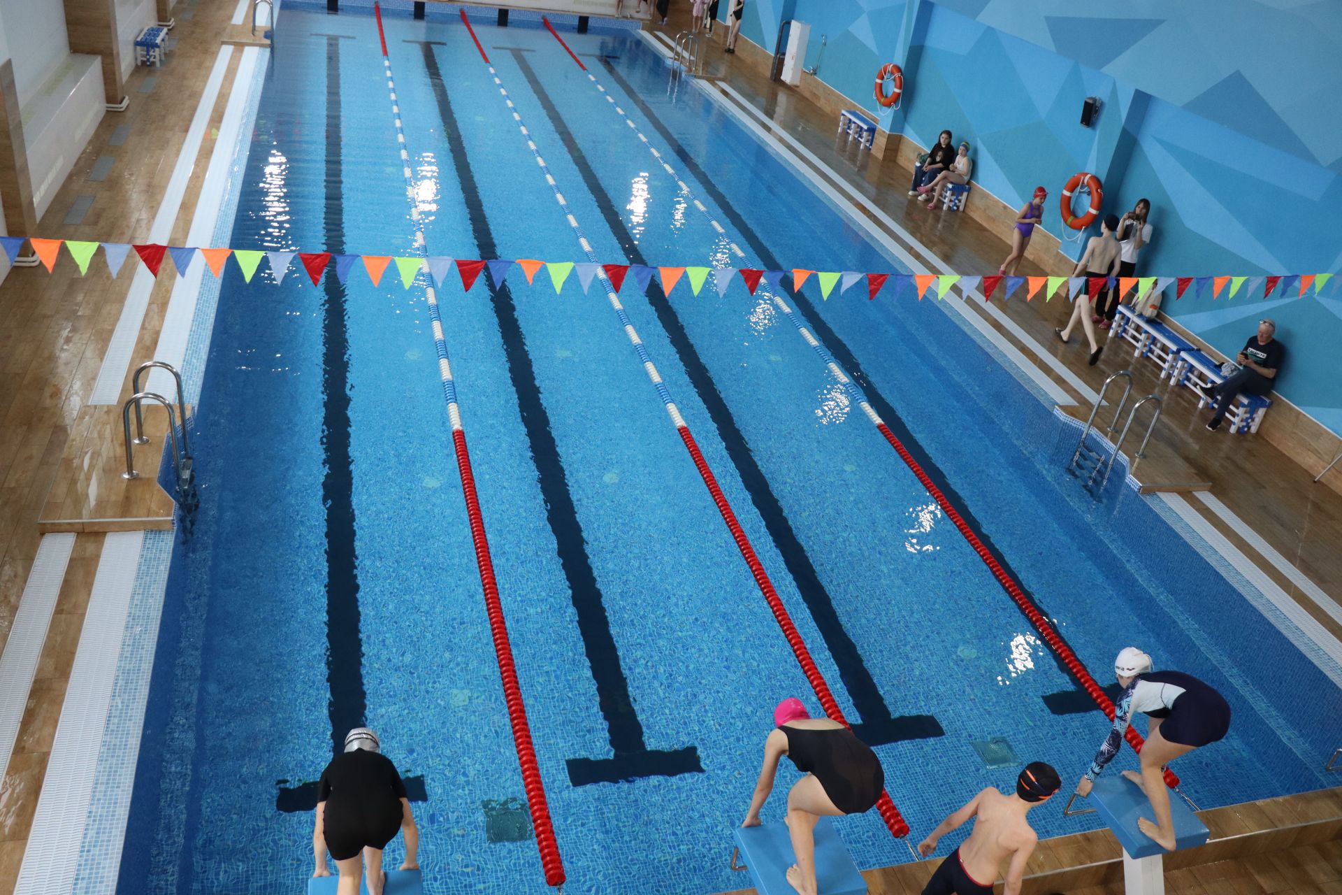 В Нурлате проходят открытые соревнования по плаванию