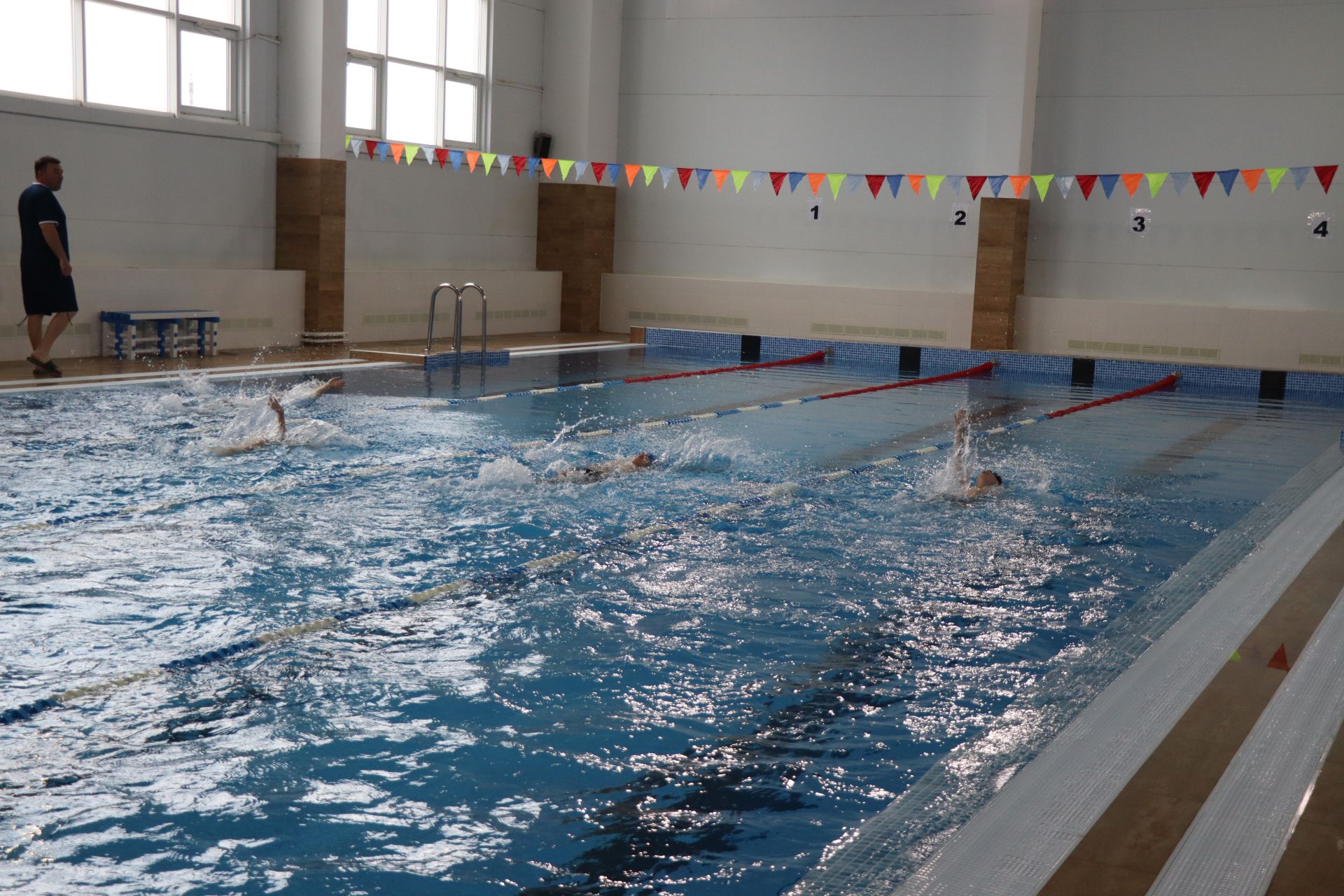 В Нурлате проходят открытые соревнования по плаванию