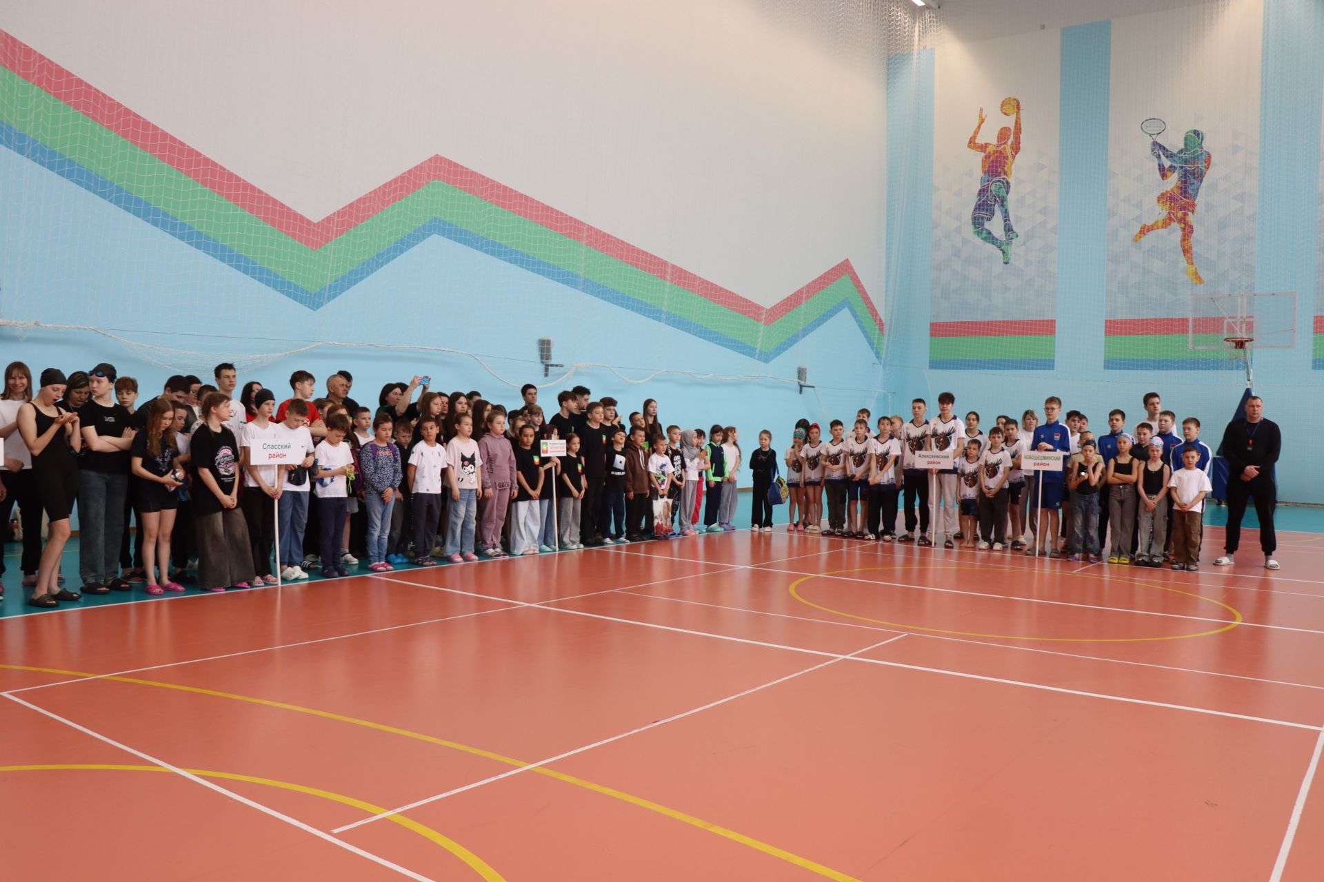 В Нурлате проходят открытые соревнования по плаванию