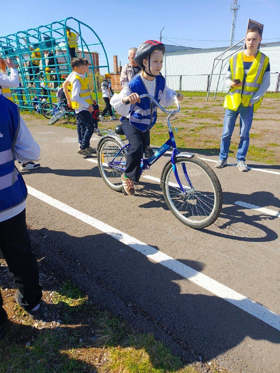 Нурлатские школьники показали мастерство на конкурсе «Безопасное колесо-2025»