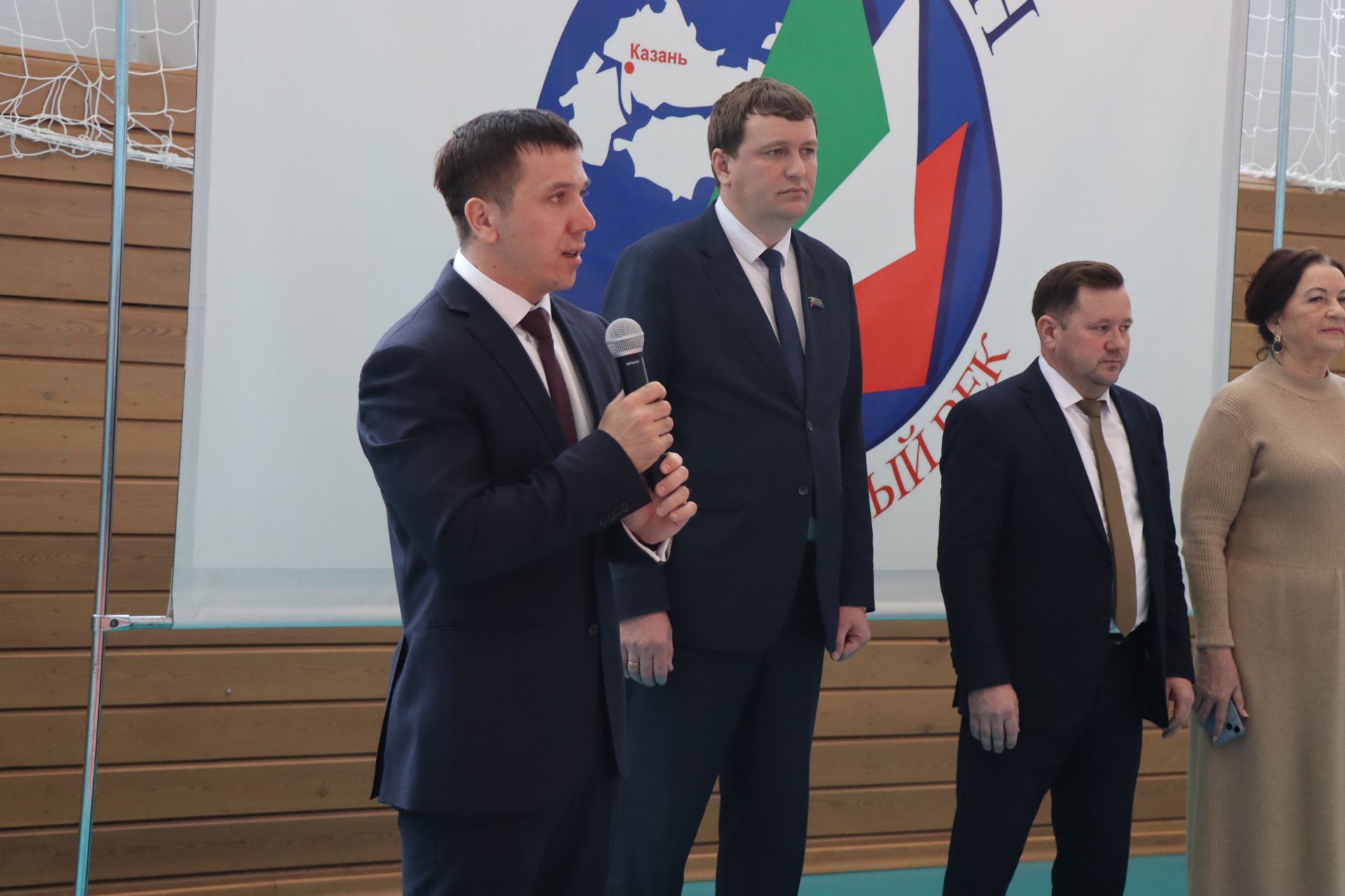 В Нурлате проходят открытые соревнования по плаванию