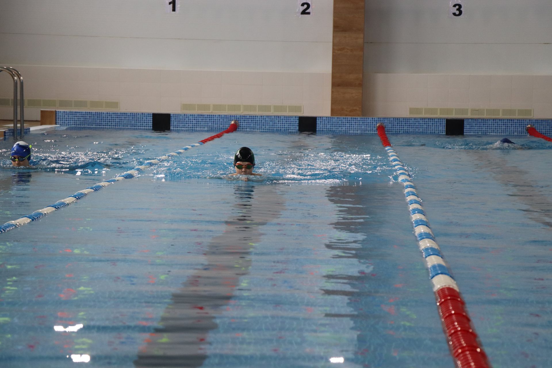 В Нурлате проходят открытые соревнования по плаванию