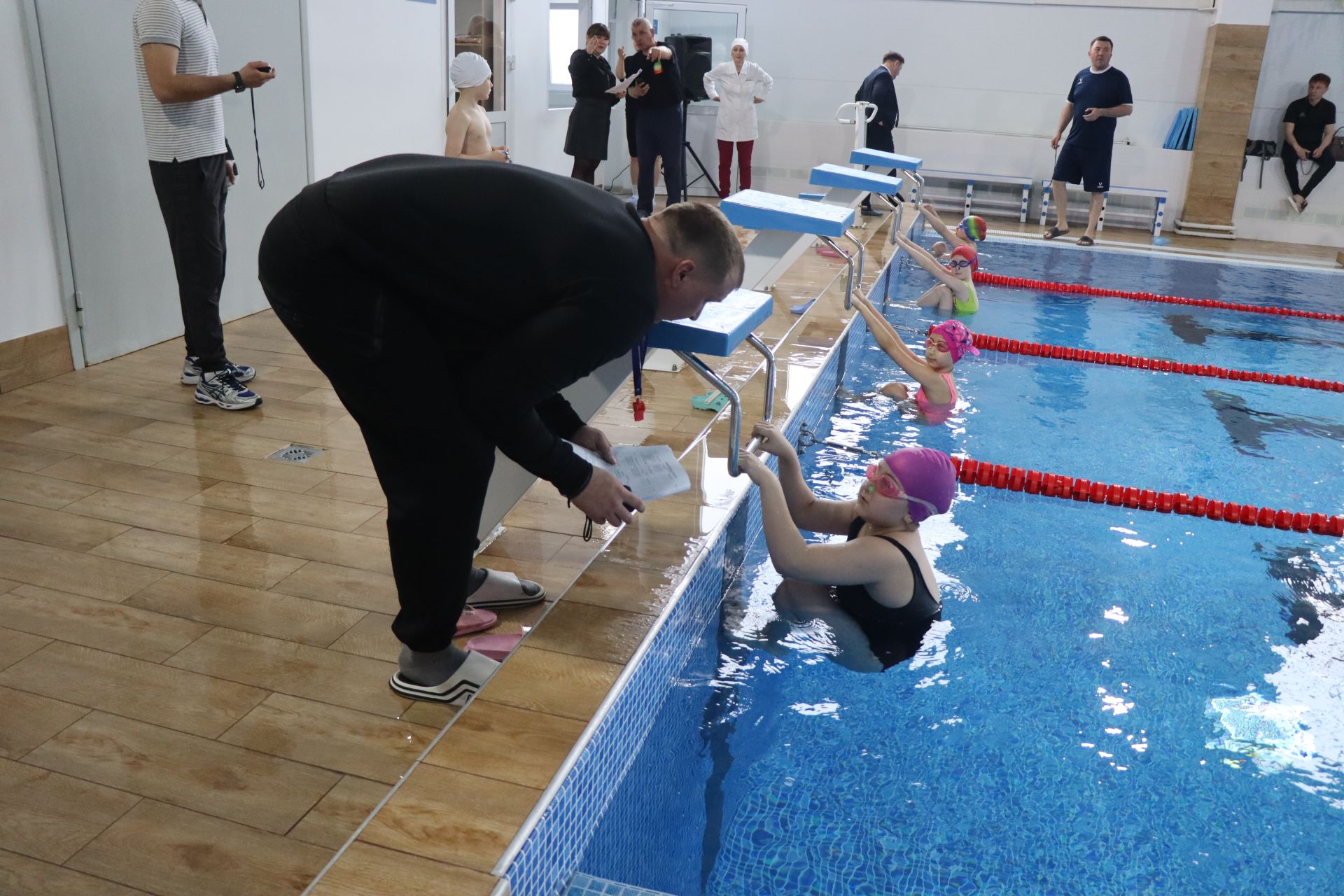 В Нурлате проходят открытые соревнования по плаванию