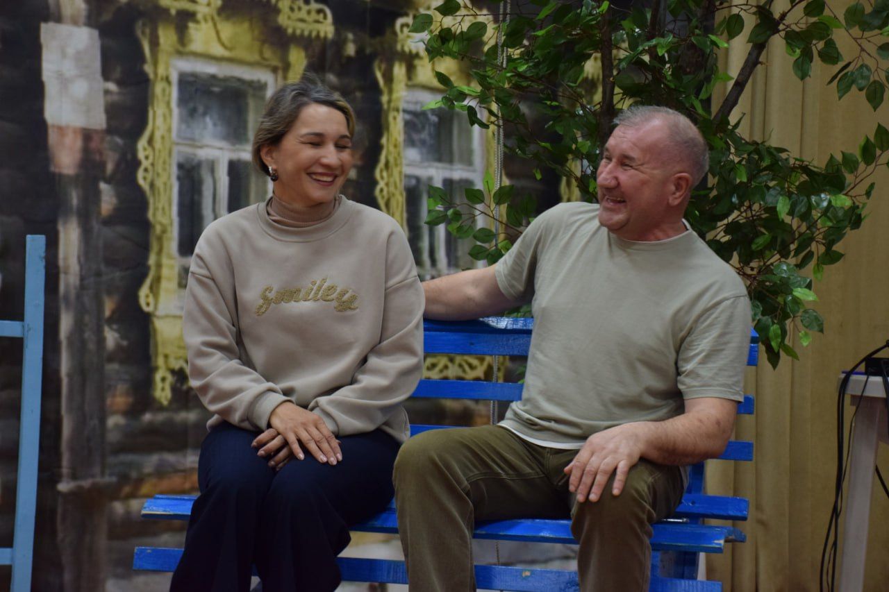 У театра – премьера